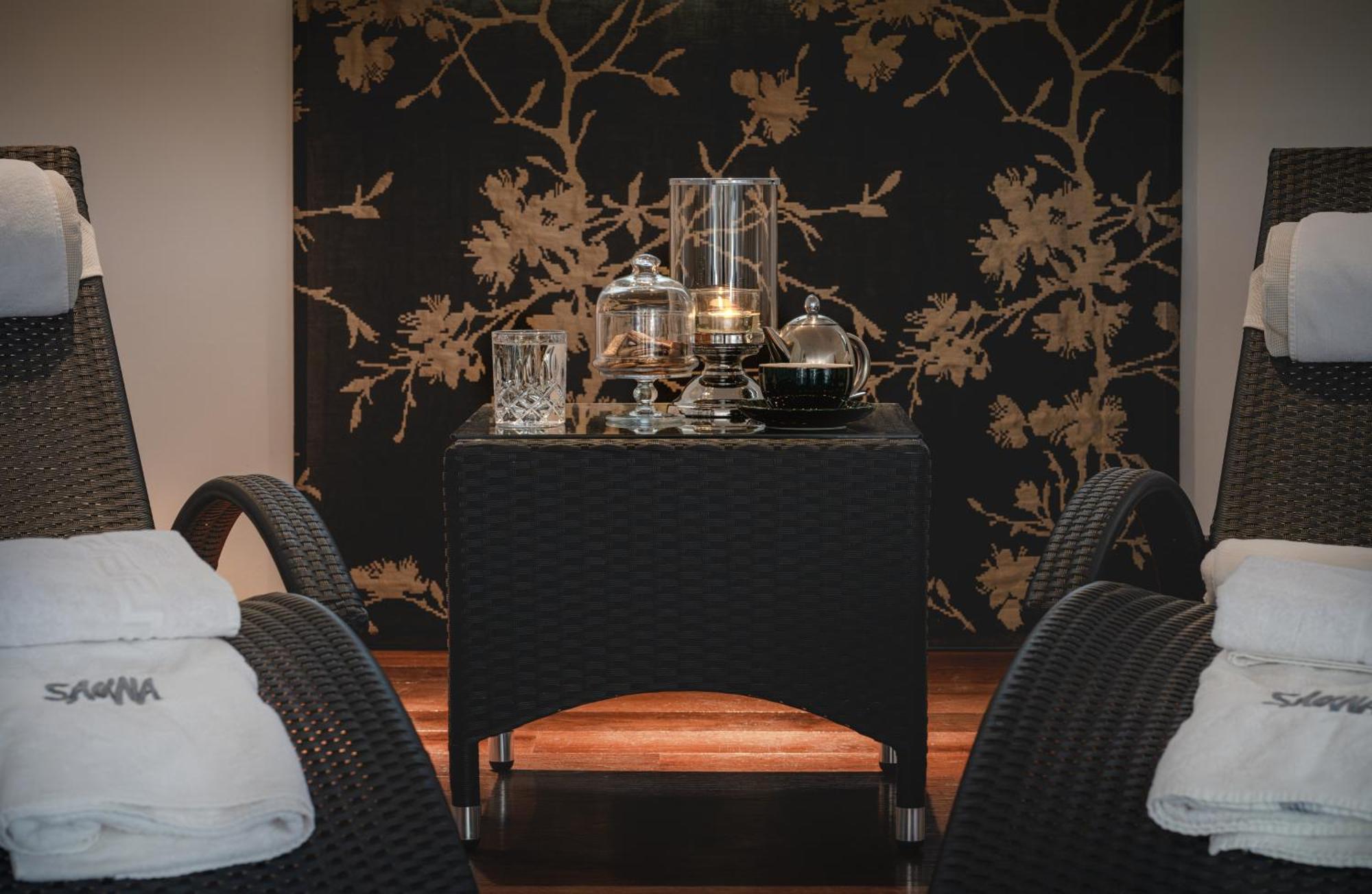 Golfhotel Gut Neuenhof Frondenberg Bagian luar foto