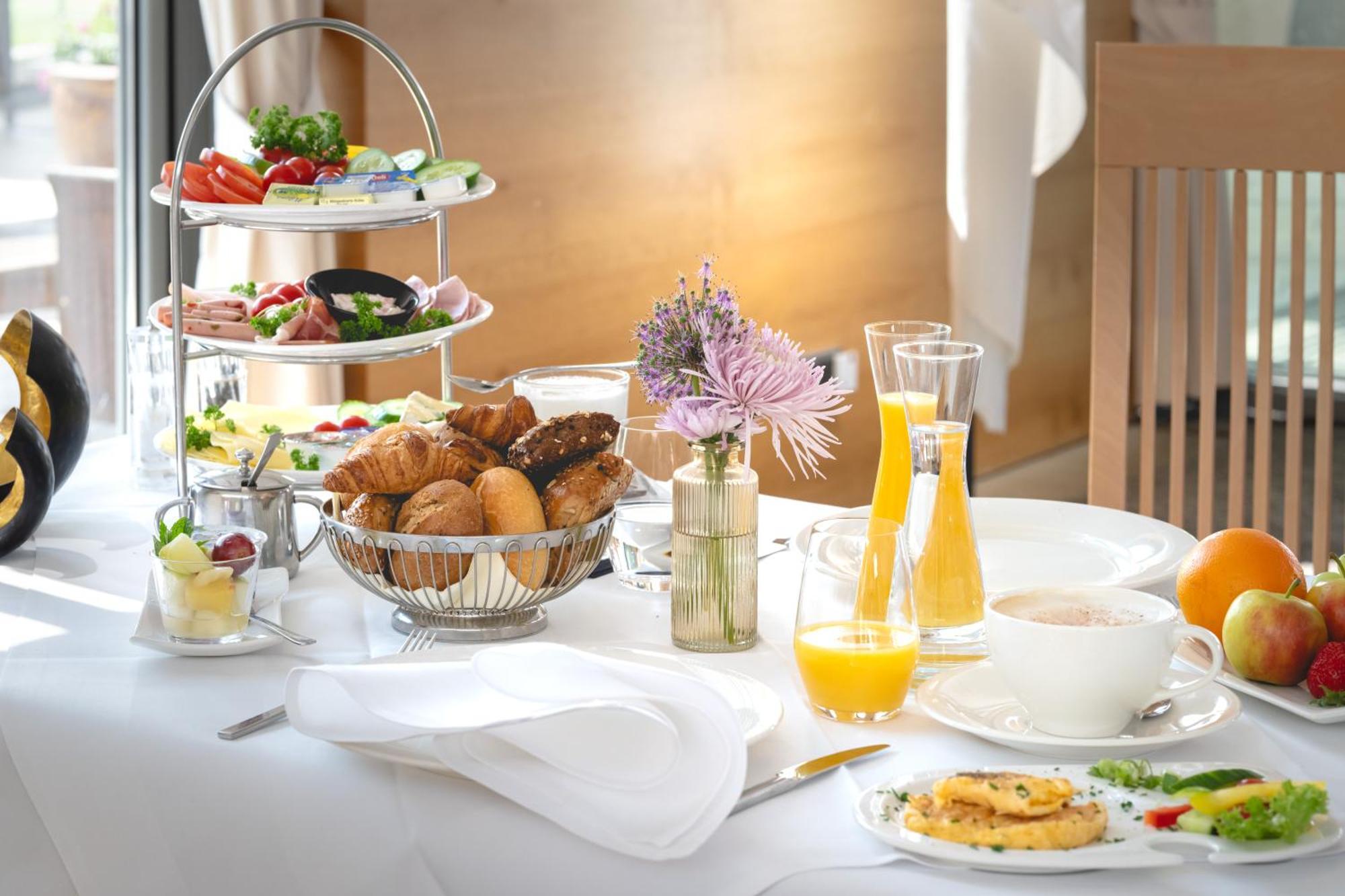 Golfhotel Gut Neuenhof Frondenberg Bagian luar foto