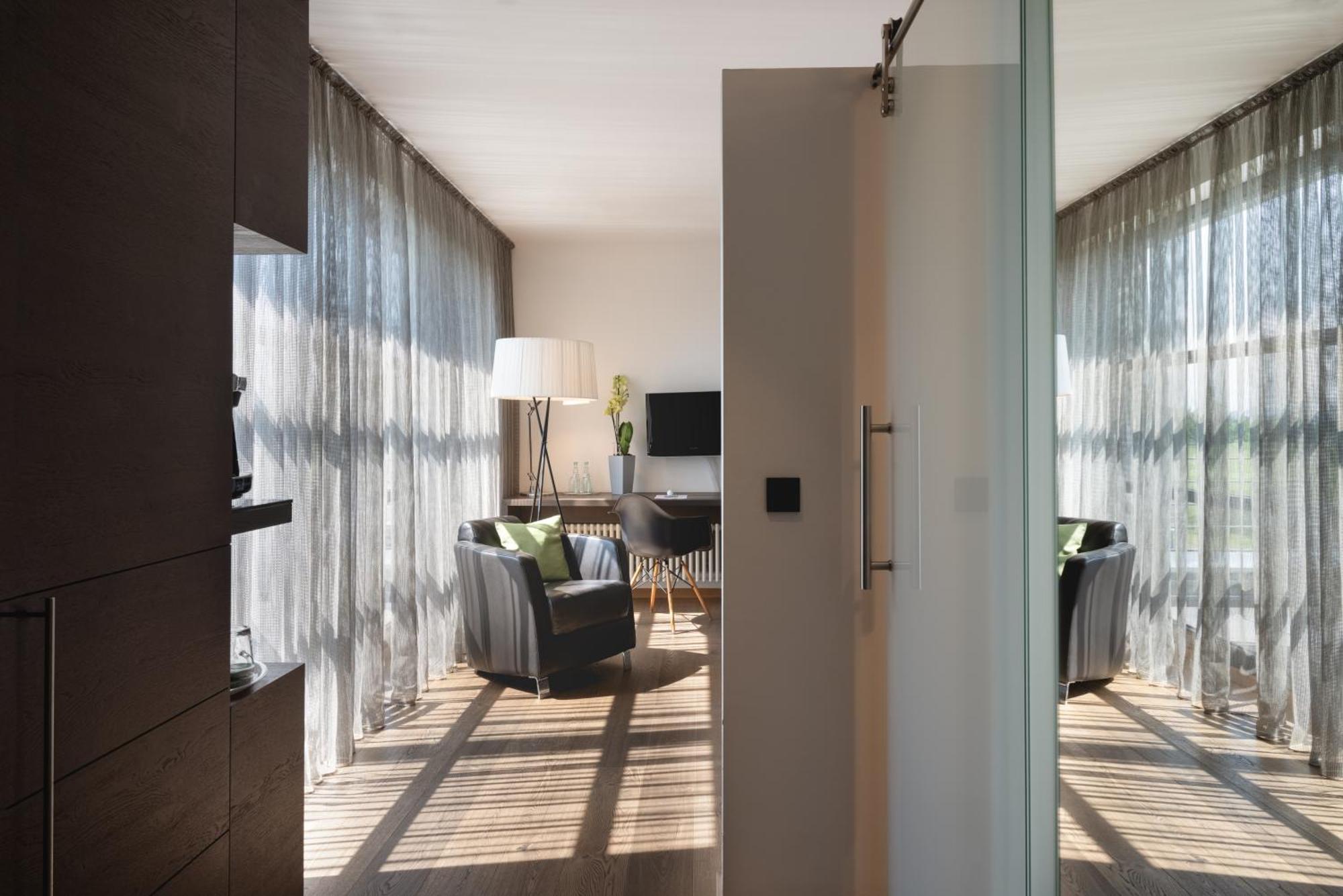 Golfhotel Gut Neuenhof Frondenberg Bagian luar foto