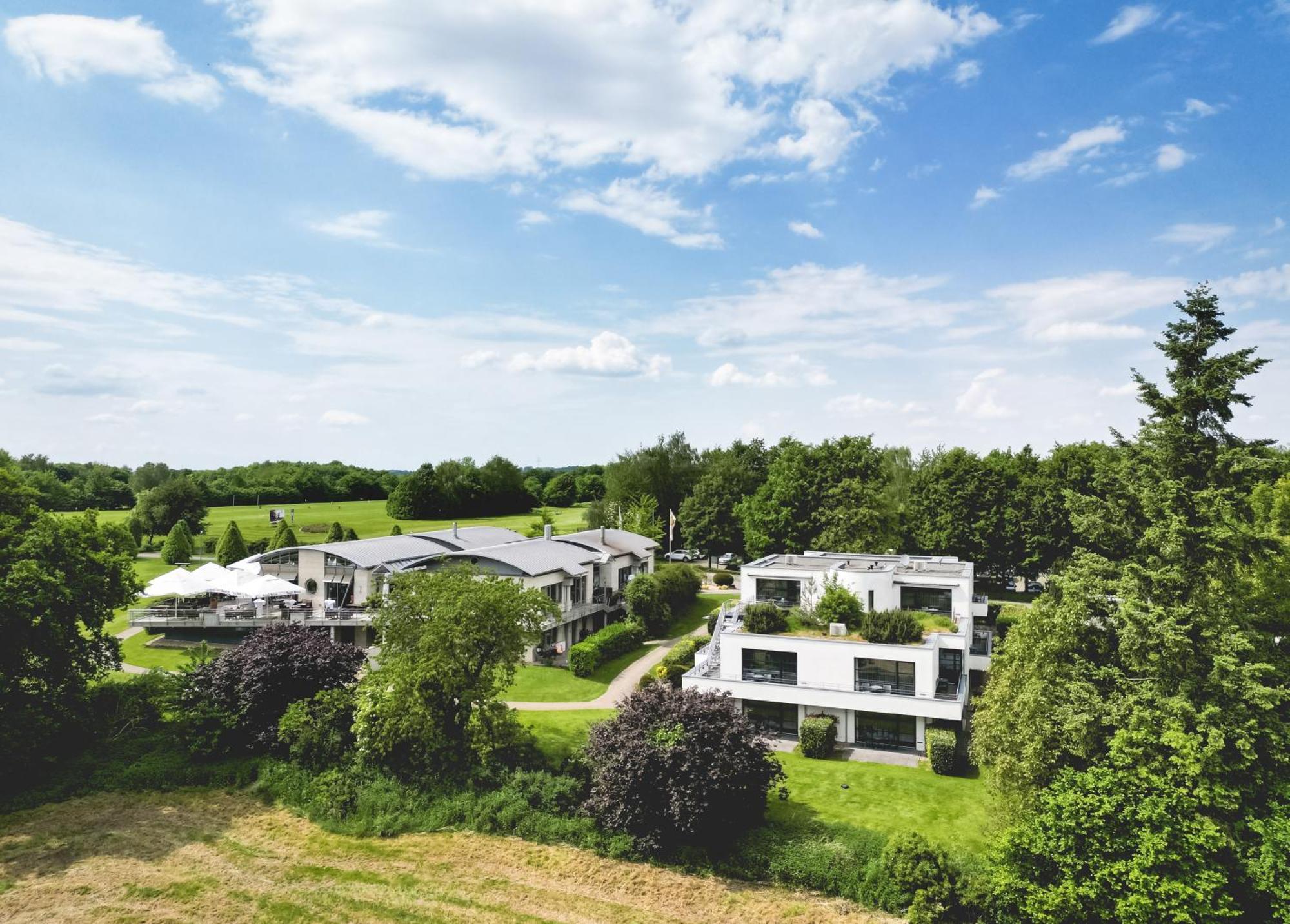 Golfhotel Gut Neuenhof Frondenberg Bagian luar foto