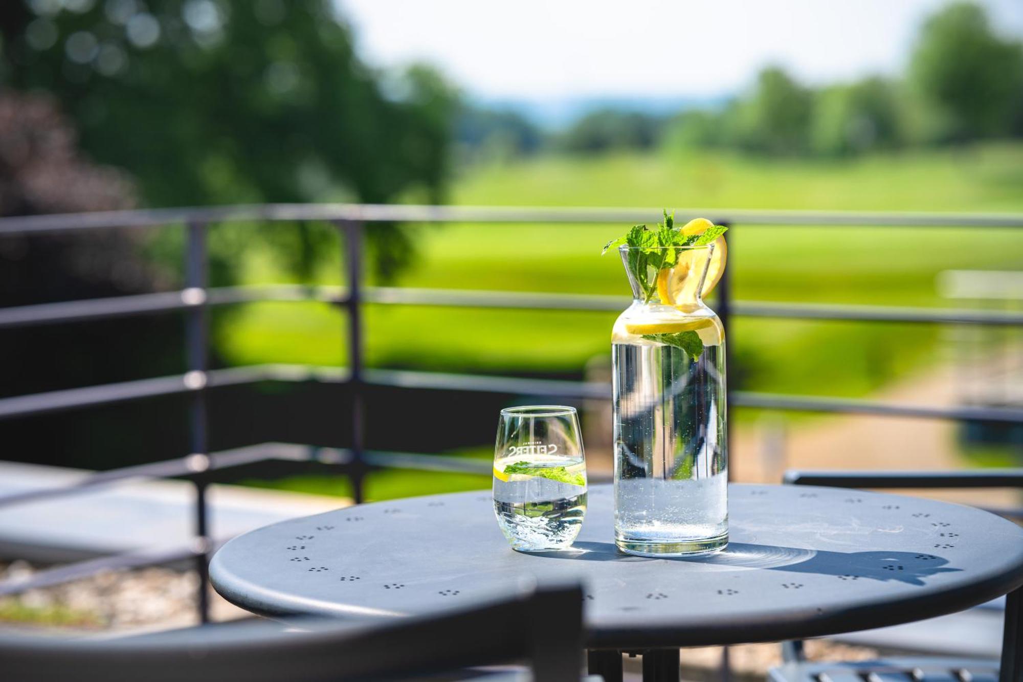 Golfhotel Gut Neuenhof Frondenberg Bagian luar foto